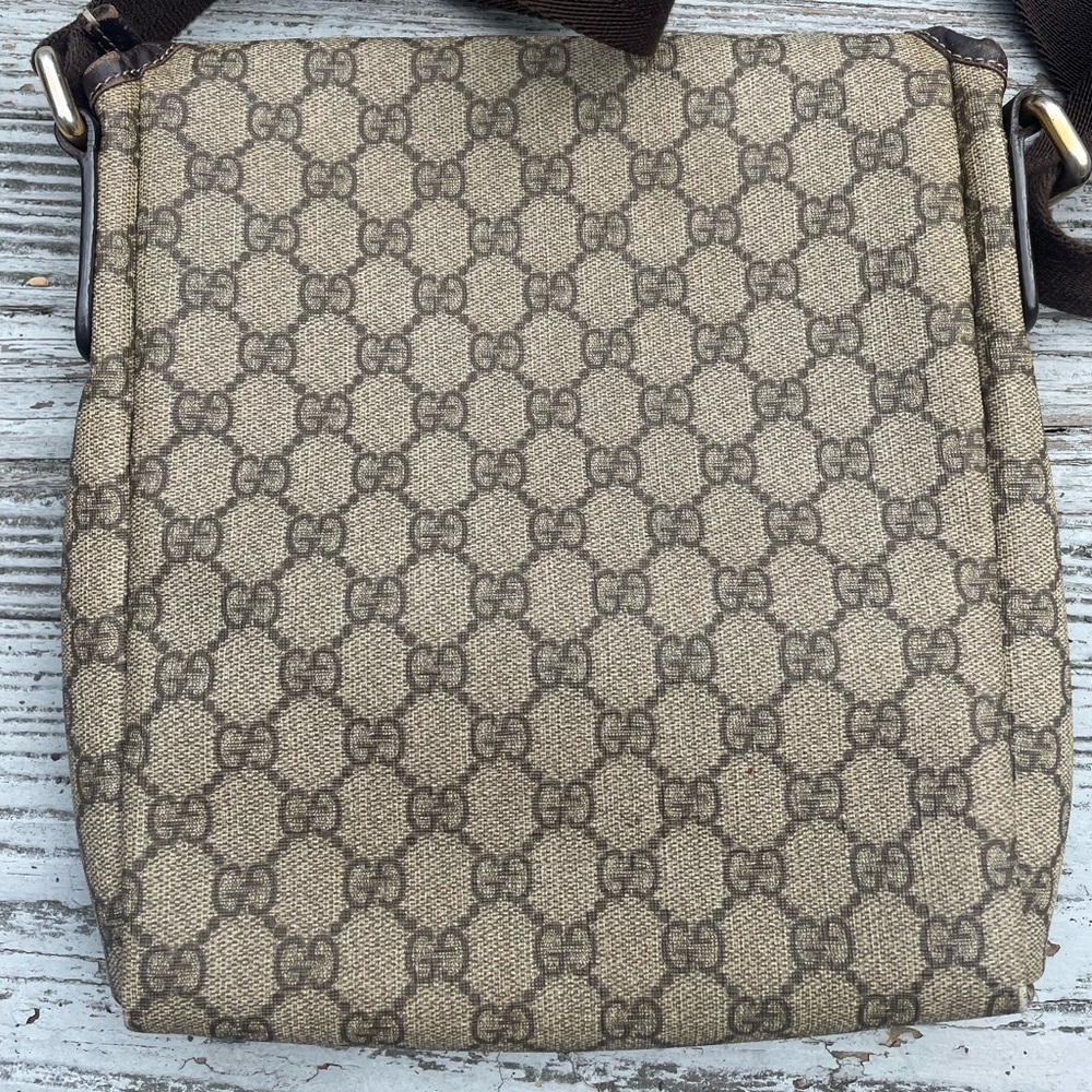 Gucci Beige and Brown GG Monogram Shoulder Bag - Picture 3 of 10